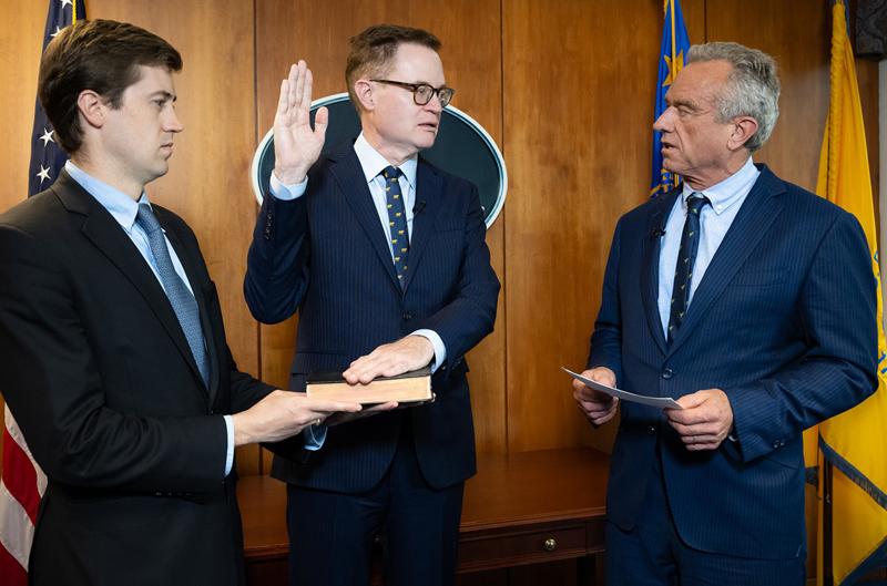 Musical chairs leadership shake-up planned for science agencies Musical chairs leadership shake-up planned for science agencies